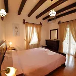 Villa Leo Junior
